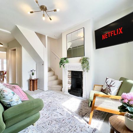 Charming Central Windsor 2 Bed Cottage Free Residents Parking And Private Garden Legoland Ascot Windsor Castle Thorpe Park Heathrow Airport Dış mekan fotoğraf
