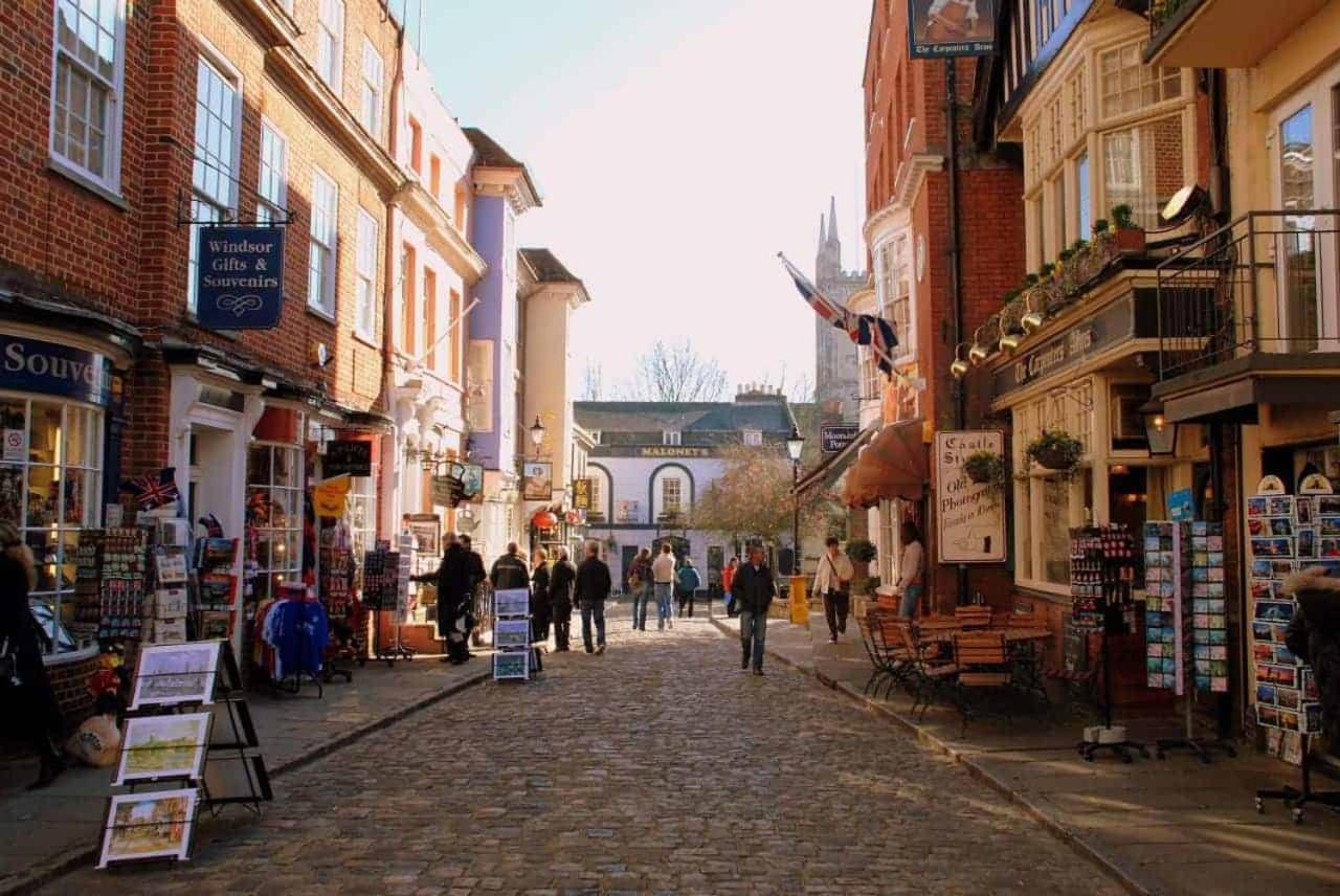 Charming Central Windsor 2 Bed Cottage Free Residents Parking And Private Garden Legoland Ascot Windsor Castle Thorpe Park Heathrow Airport Dış mekan fotoğraf