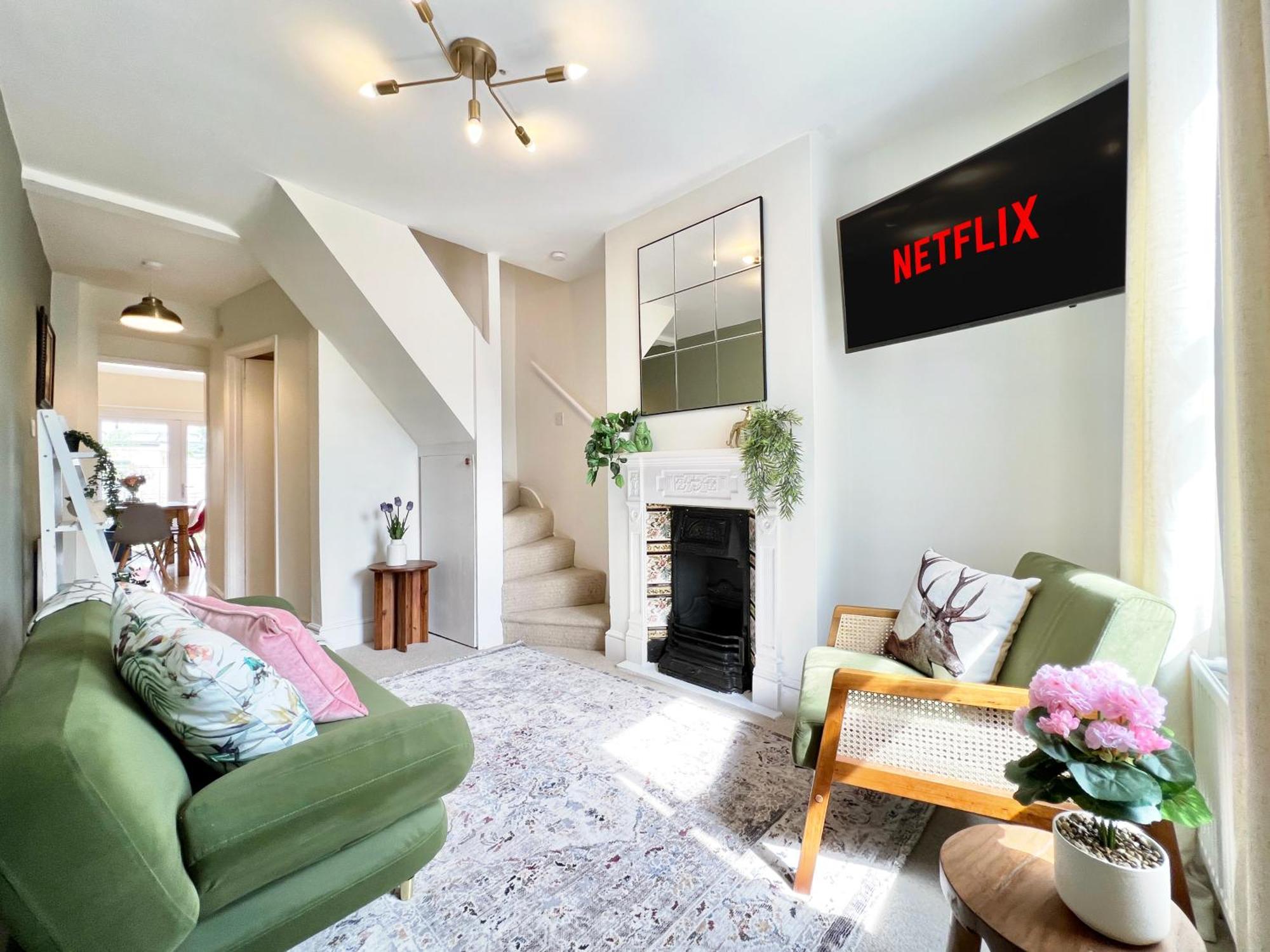 Charming Central Windsor 2 Bed Cottage Free Residents Parking And Private Garden Legoland Ascot Windsor Castle Thorpe Park Heathrow Airport Dış mekan fotoğraf